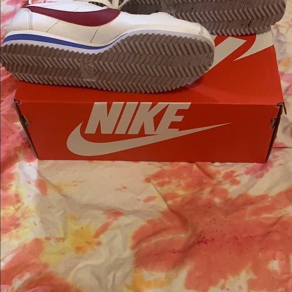Nike Cortez Basic (Womens, Size 6) - Picture 6 of 6